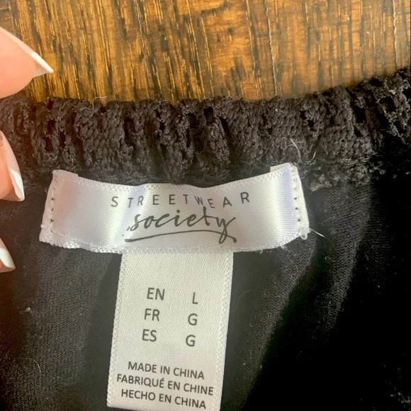 Off the Shoulder Top - Picture 3 of 4